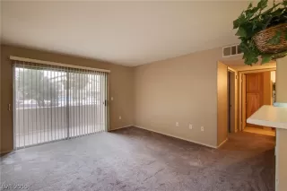 Photo #5: 2099551 Listing 