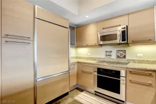 Photo #3: 2099584 Listing