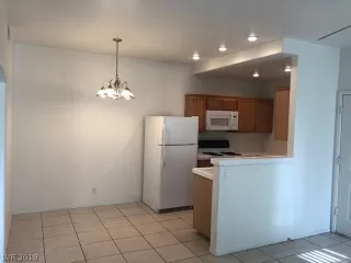 Photo #3: 2099598 Listing