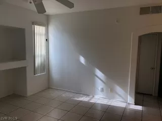 Photo #5: 2099598 Listing