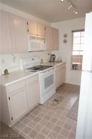 Photo #3: 2099633 Listing 