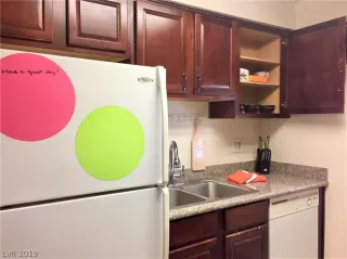 Photo #5: 2099635 Listing 