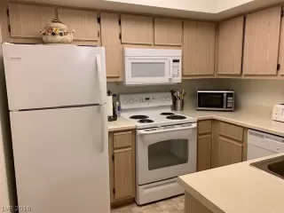 Photo #3: 2099678 Listing 