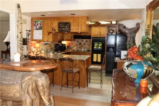 Photo #3: 2099708 Listing