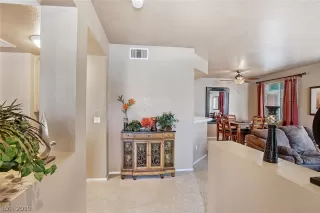 Photo #5: 2099729 Listing