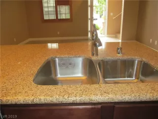 Photo #3: 2099771 Listing 