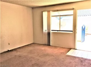 Photo #3: 2099819 Listing 