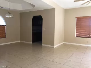 Photo #4: 2099836 Listing