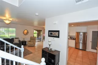 Photo #4: 2099898 Listing 