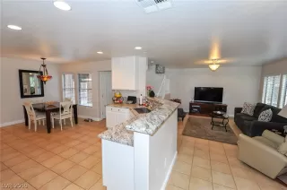 Photo #5: 2099898 Listing 