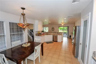 Photo #6: 2099898 Listing 