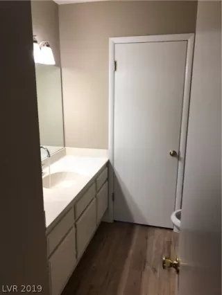 Photo #1: 2099921 Listing