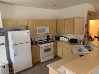 Photo #2: 2099942 Listing