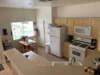 Photo #3: 2099942 Listing