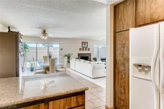 Photo #5: 2099967 Listing