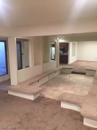 Photo #5: 2099979 Listing