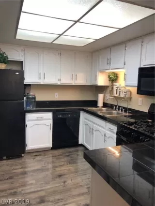 Photo #2: 2099986 Listing 