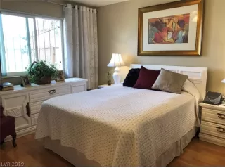 Photo #5: 2099986 Listing 