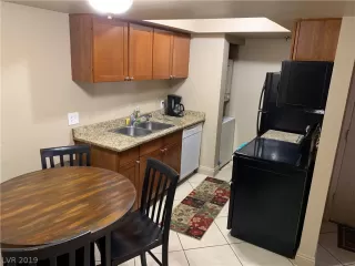 Photo #3: 2099999 Listing