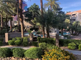 Photo #5: 2099999 Listing