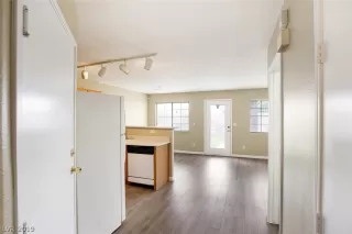 Photo #2: 2100079 Listing 