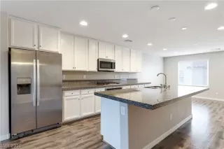 Photo #3: 2100081 Listing 