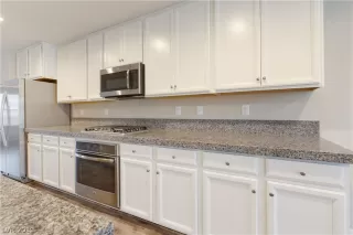 Photo #5: 2100081 Listing 