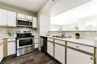 Photo #2: 2100140 Listing 