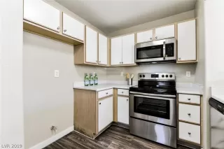 Photo #3: 2100140 Listing 