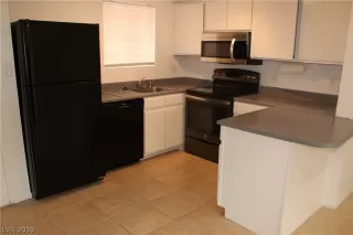 Photo #1: 2100173 Listing 