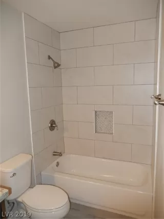 Photo #5: 2100175 Listing