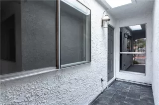 Photo #3: 2100191 Listing 