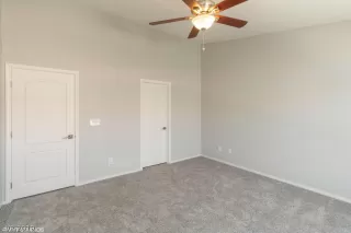 Photo #4: 2100223 Listing