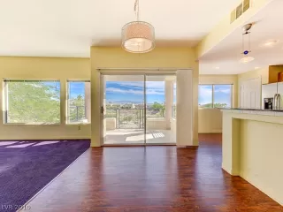 Photo #5: 2100243 Listing