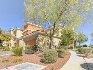 Photo #1: 2100252 Listing