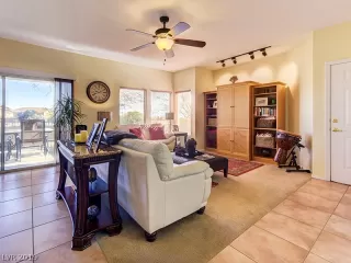 Photo #5: 2100252 Listing