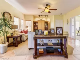 Photo #6: 2100252 Listing