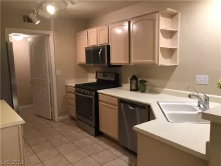 Photo #4: 2100271 Listing 