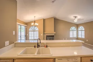 Photo #1: 2100325 Listing 