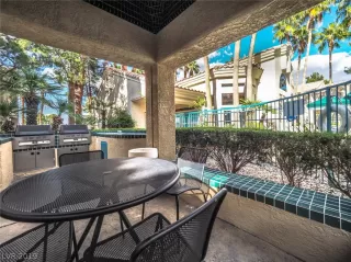 Photo #5: 2100341 Listing