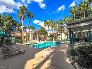 Photo #6: 2100341 Listing