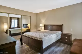 Photo #2: 2100360 Listing 