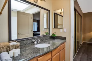 Photo #5: 2100360 Listing 