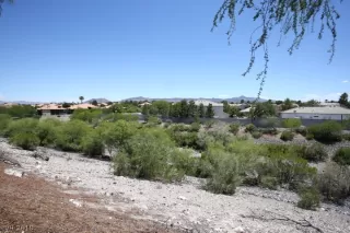 Photo #4: 2100406 Listing