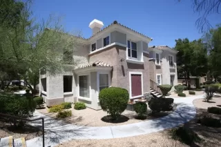 Photo #5: 2100406 Listing