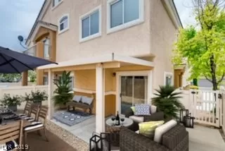 Photo #3: 2100412 Listing