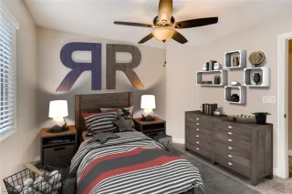 Photo #4: 2100412 Listing