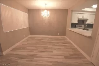 Photo #4: 2100447 Listing 