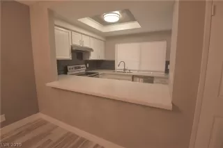 Photo #5: 2100447 Listing 