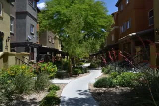 Photo #2: 2100449 Listing